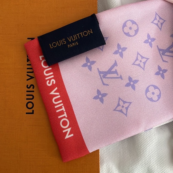 Louis Vuitton Bandeau Scarf - Confidential (Light Pink scarf only) - Picture 5 of 6
